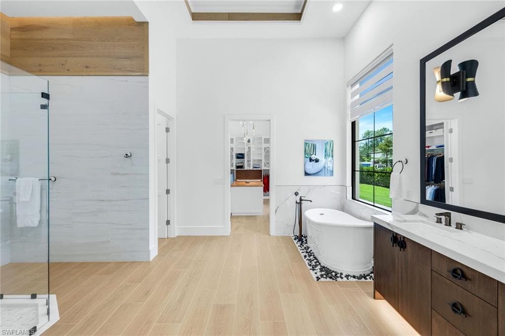 6677 Hunters RD, NAPLES FL 34109-29