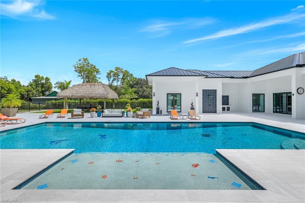 6677 Hunters RD, NAPLES FL 34109-33