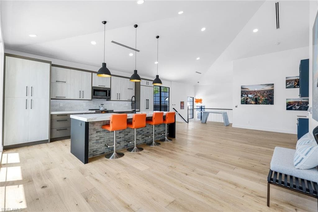 6677 Hunters RD, NAPLES FL 34109-40