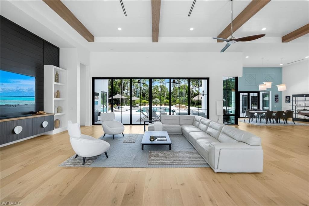 6677 Hunters RD, NAPLES FL 34109-17