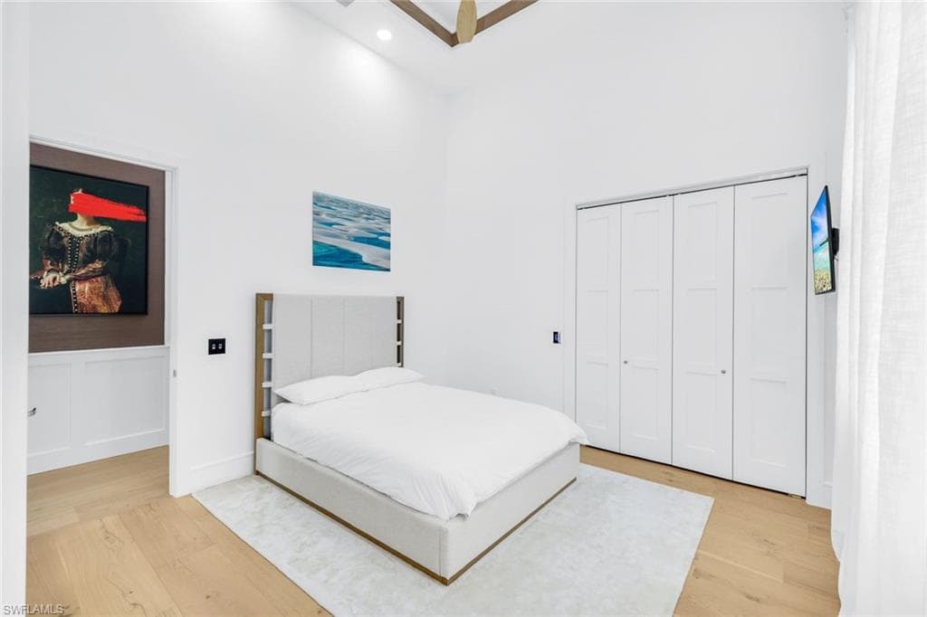 6677 Hunters RD, NAPLES FL 34109-36