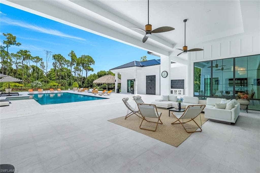 6677 Hunters RD, NAPLES FL 34109-14