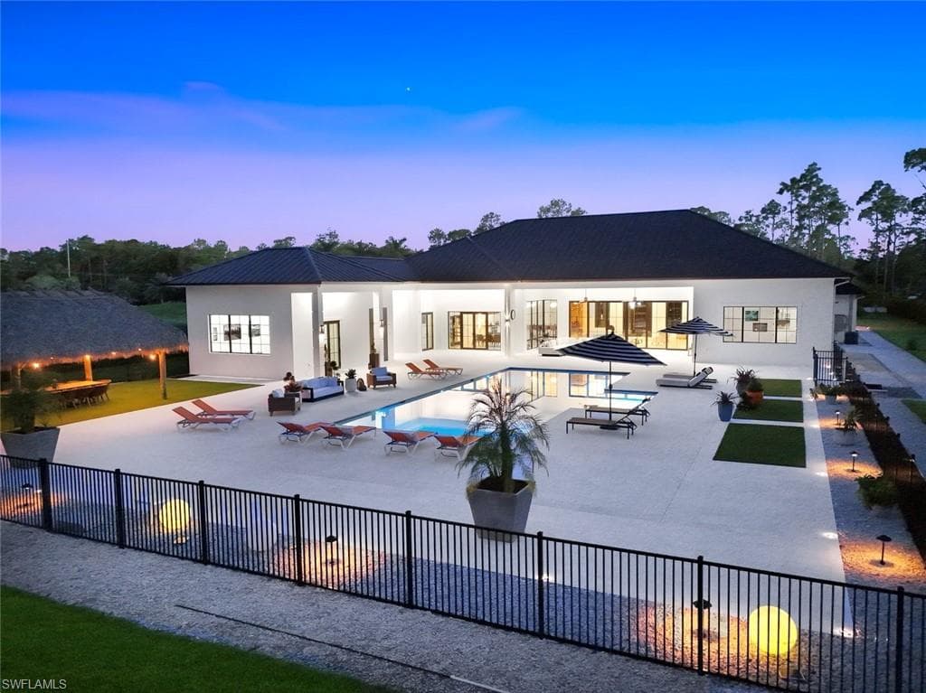 6677 Hunters RD, NAPLES FL 34109-10