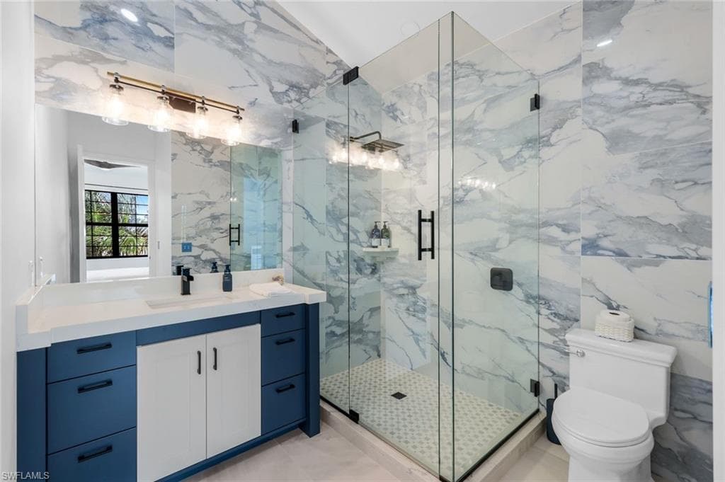 6677 Hunters RD, NAPLES FL 34109-43