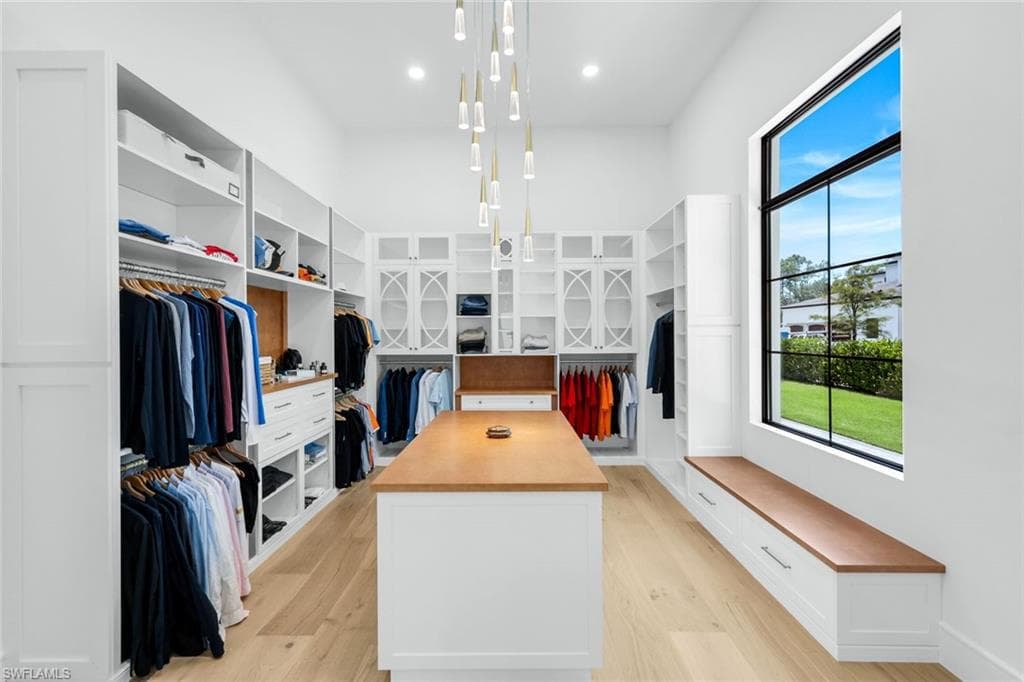 6677 Hunters RD, NAPLES FL 34109-30