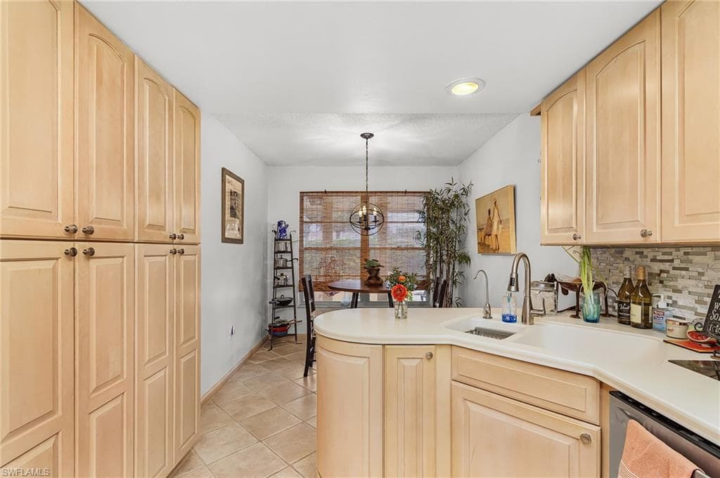 3605 Country Club BLVD # 3, CAPE CORAL FL 33904-5