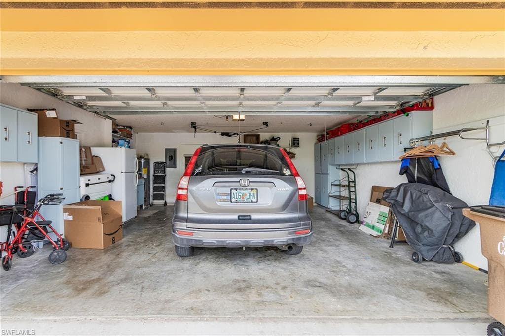 3605 Country Club BLVD # 3, CAPE CORAL FL 33904-37