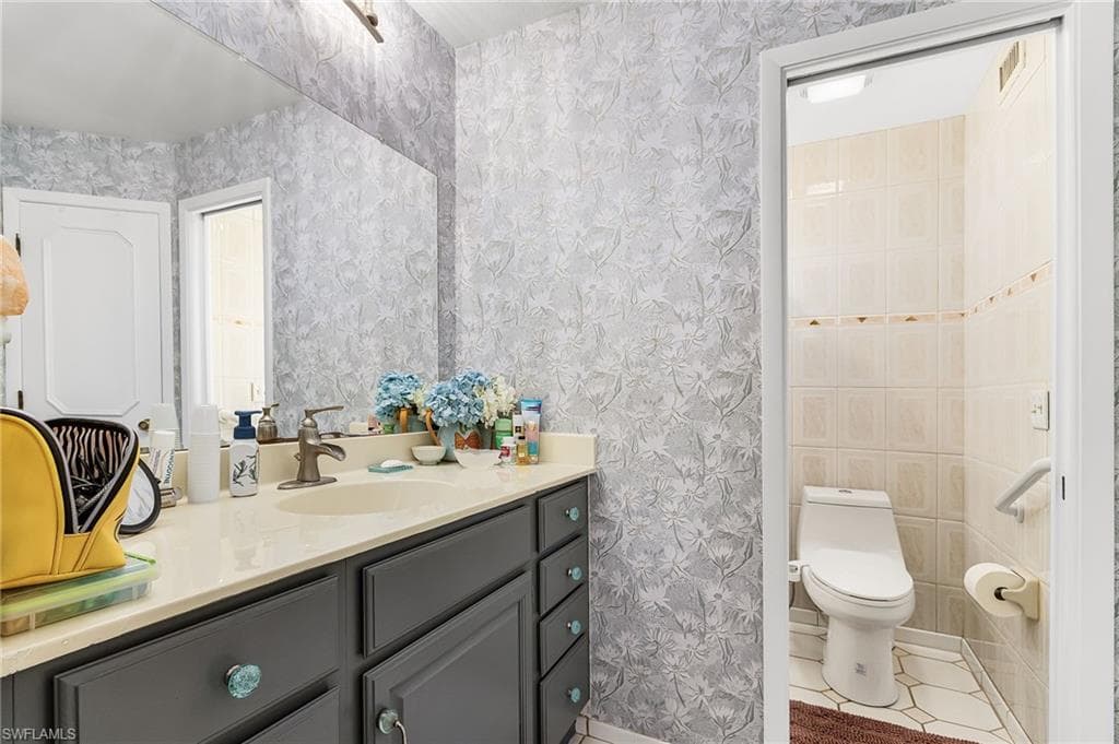 3605 Country Club BLVD # 3, CAPE CORAL FL 33904-17