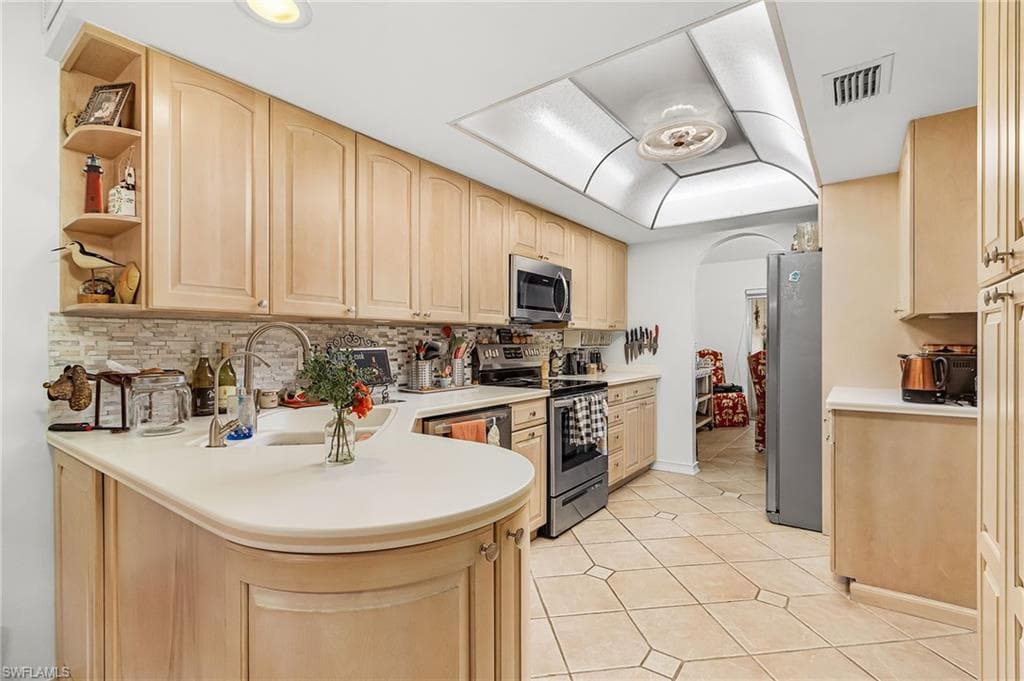 3605 Country Club BLVD # 3, CAPE CORAL FL 33904-7