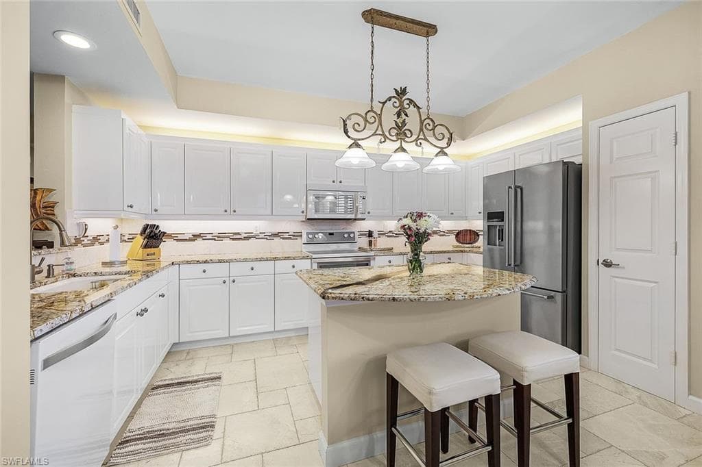 14250 Royal Harbour CT 817-10