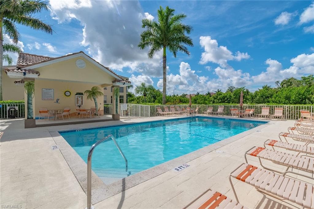 1000 Mainsail DR S # 112, NAPLES FL 34114-25