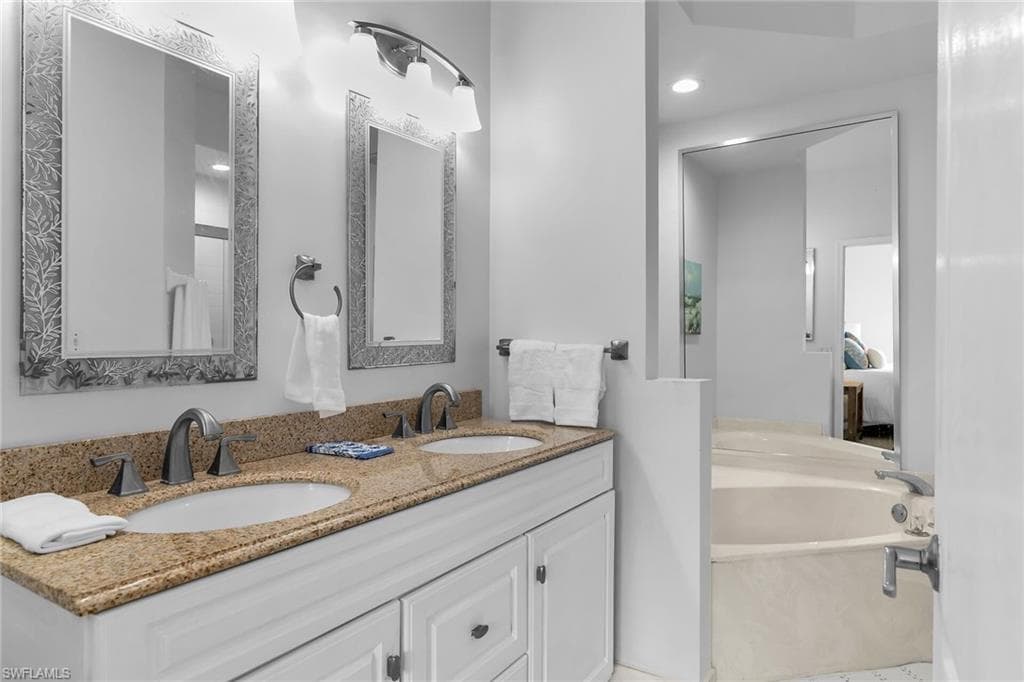 1000 Mainsail DR S # 112, NAPLES FL 34114-18