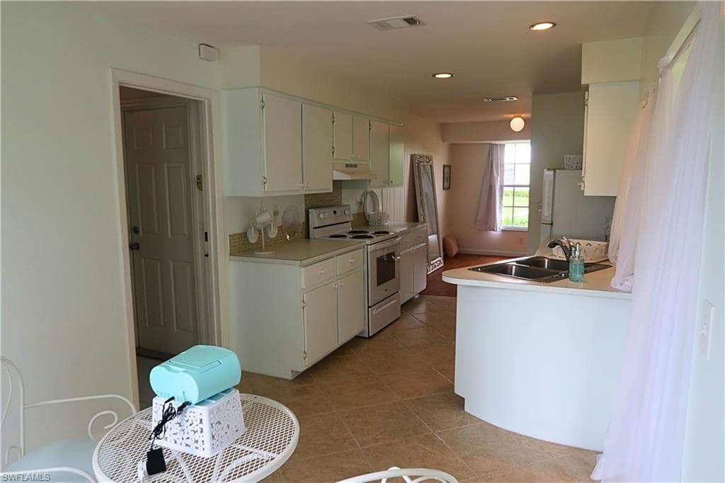 59 Hilo CT # 59, NAPLES FL 34112-11