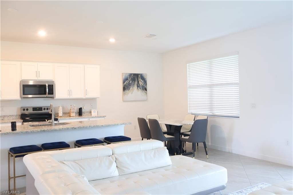 13802 Pine Lodge LN, FORT MYERS FL 33913-5