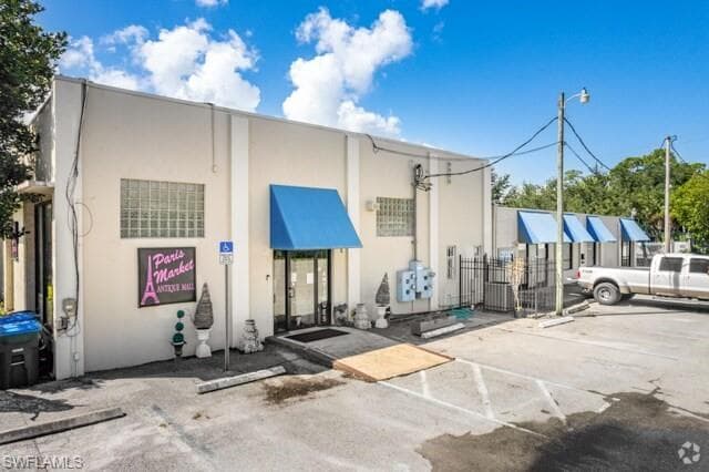1357 N Tamiami TRL, NORTH FORT MYERS FL 33903-11