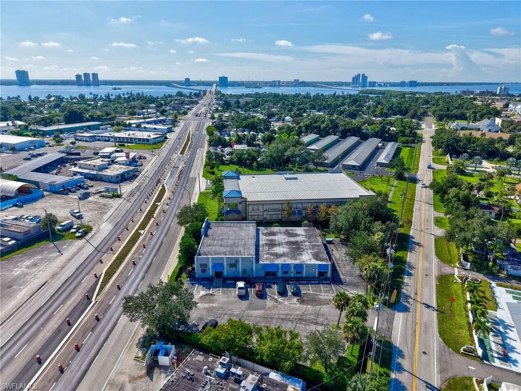1357 N Tamiami TRL, NORTH FORT MYERS FL 33903-9