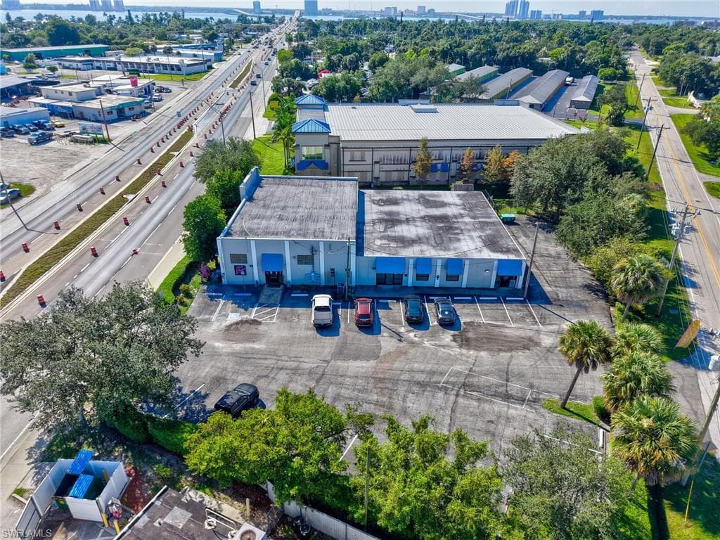 1357 N Tamiami TRL, NORTH FORT MYERS FL 33903-7