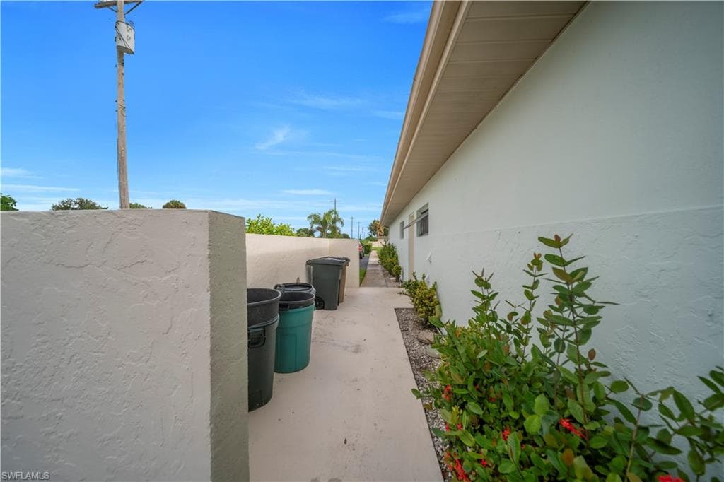 730 Joel BLVD, LEHIGH ACRES FL 33936-3