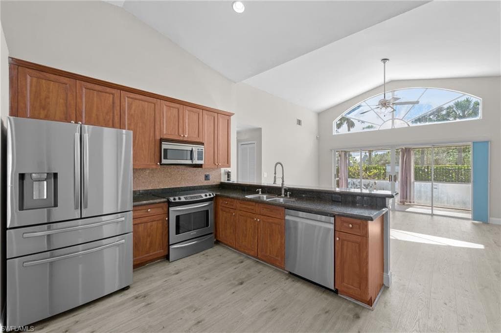 12211 Eagle Pointe CIR-12
