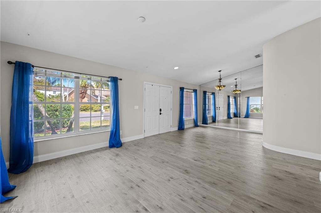 12211 Eagle Pointe CIR-6