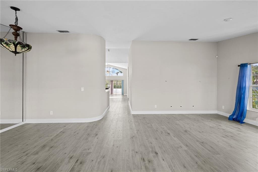 12211 Eagle Pointe CIR-4