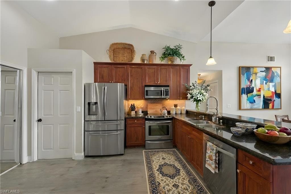 12211 Eagle Pointe CIR-19