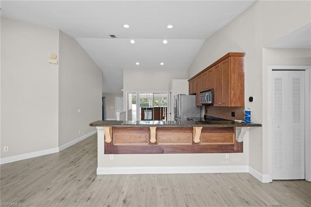12211 Eagle Pointe CIR-17