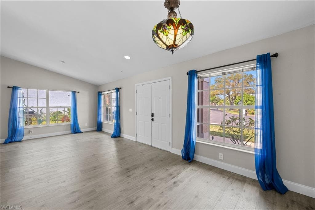 12211 Eagle Pointe CIR-7