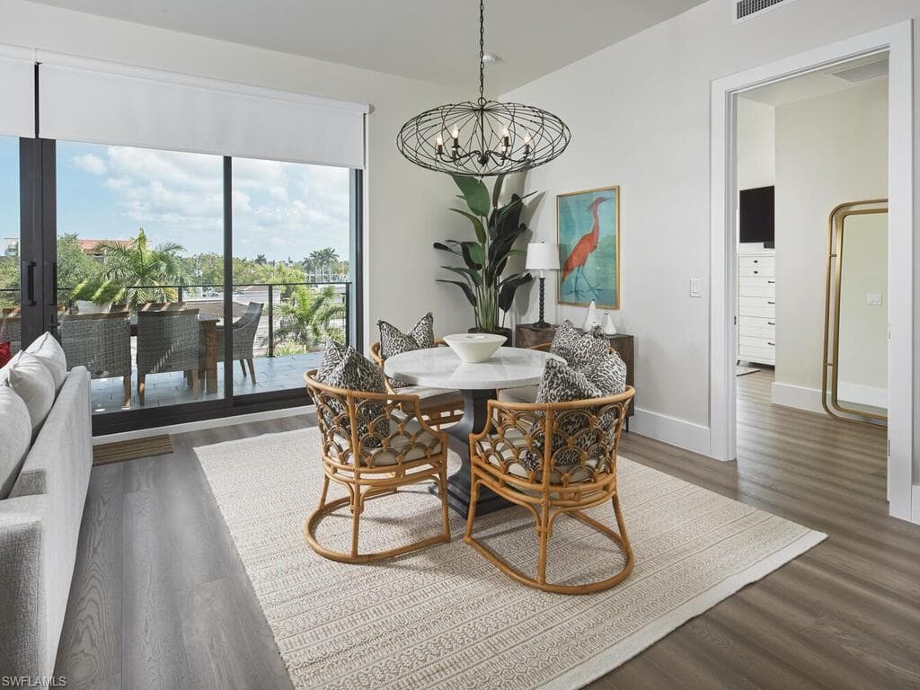 850 Central AVE # 301, OTHER FL 34102-8