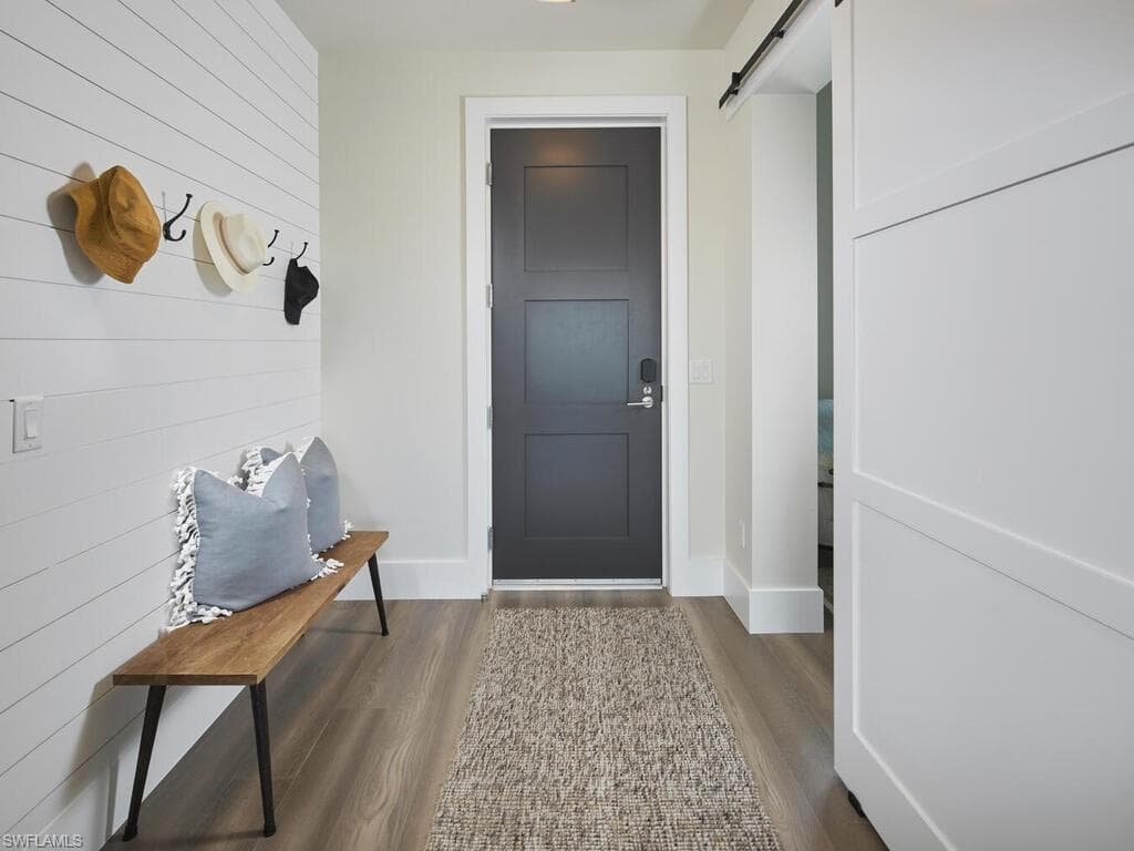 850 Central AVE # 301, OTHER FL 34102-3