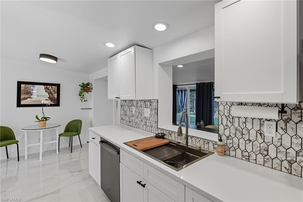 1280 Pine ST, NAPLES FL 34104-11