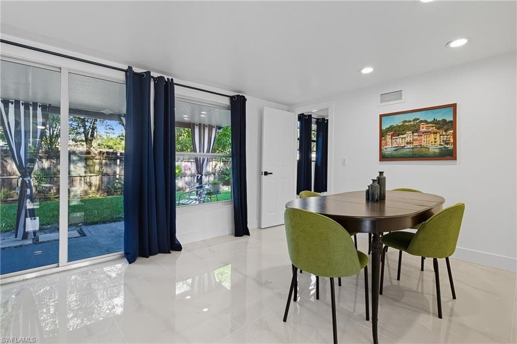 1280 Pine ST, NAPLES FL 34104-25