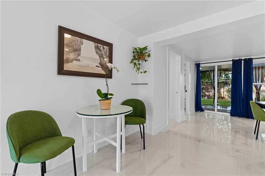 1280 Pine ST, NAPLES FL 34104-32