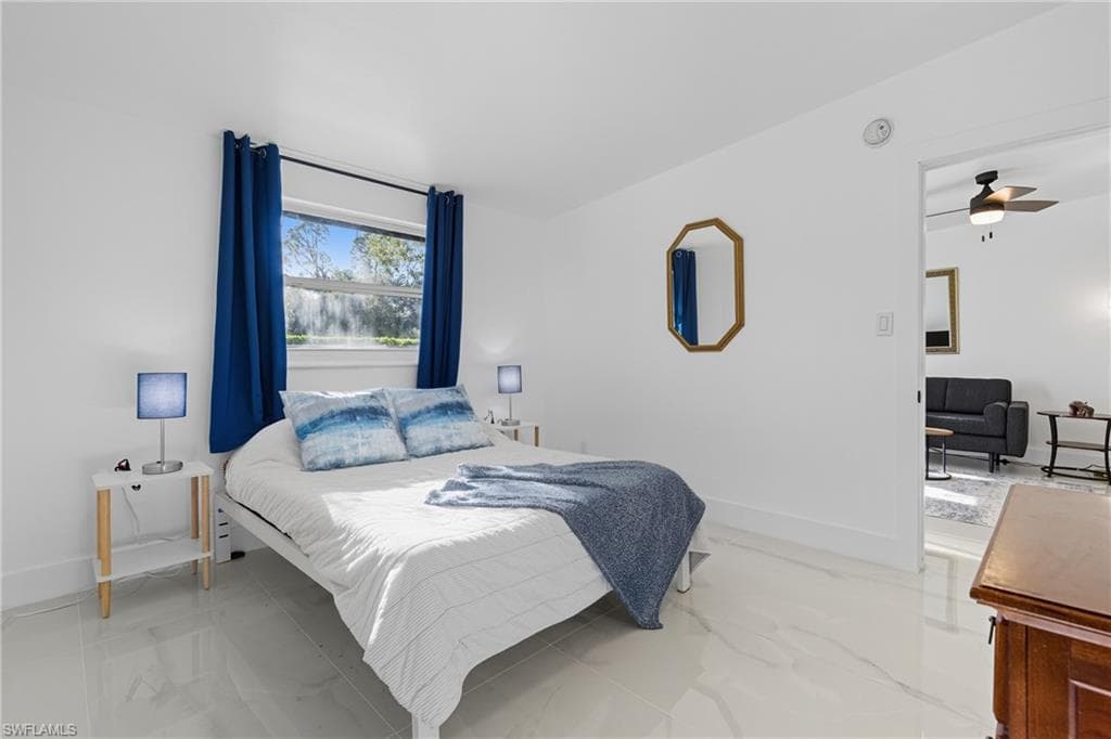 1280 Pine ST, NAPLES FL 34104-13