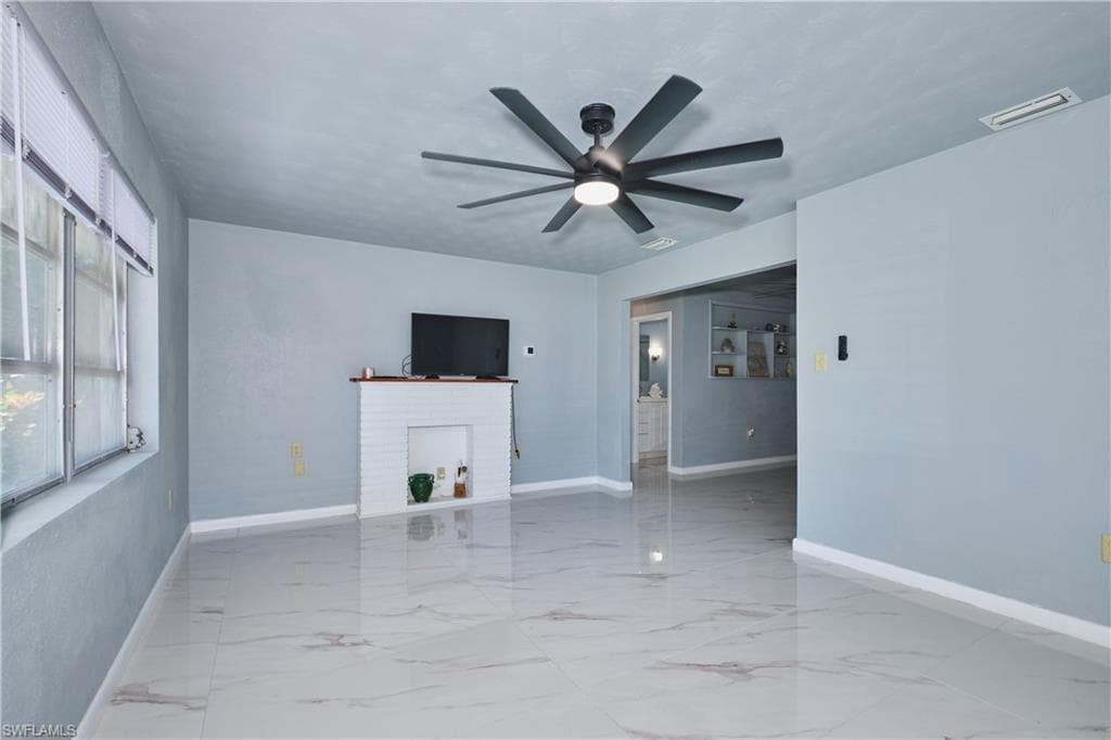 372 Altamont AVE, FORT MYERS FL 33905-1