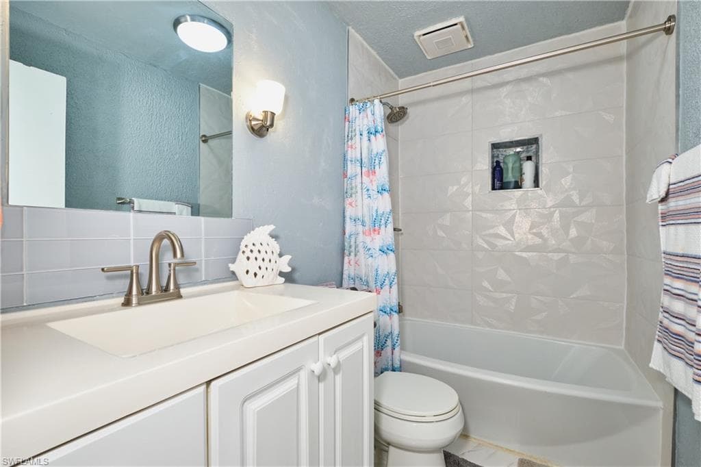 372 Altamont AVE, FORT MYERS FL 33905-14