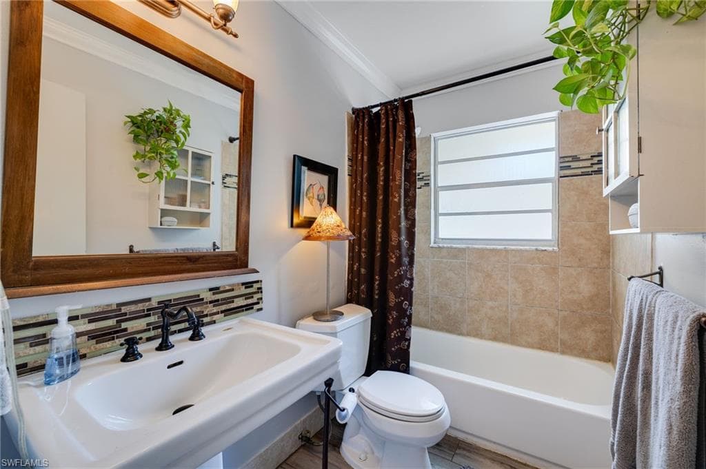 3523 Santiago WAY, NAPLES FL 34105-17