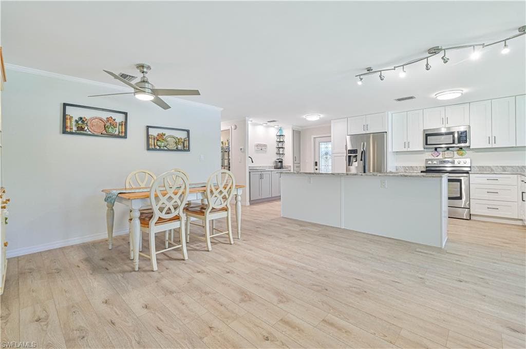 108 Windjammer WAY, FORT MYERS FL 33908-11