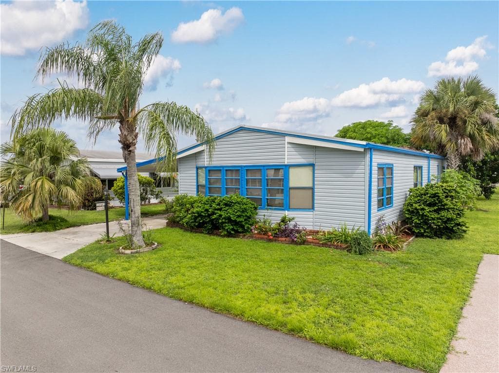 9266 Desoto DR, NORTH FORT MYERS FL 33903-1