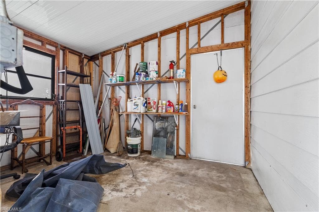 9266 Desoto DR, NORTH FORT MYERS FL 33903-19