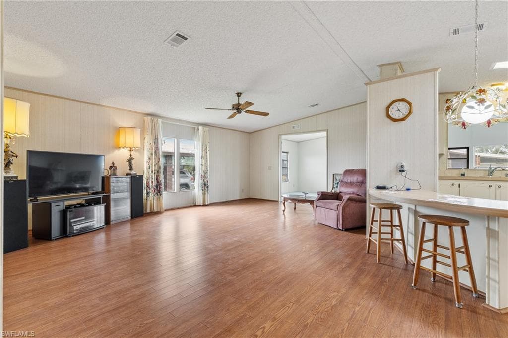 9266 Desoto DR, NORTH FORT MYERS FL 33903-7