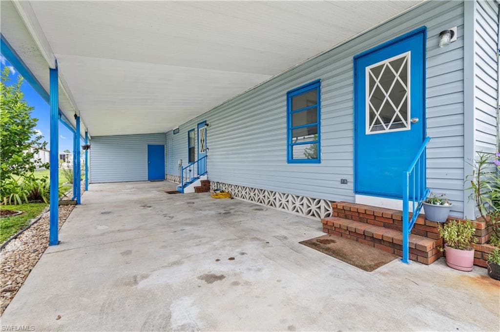 9266 Desoto DR, NORTH FORT MYERS FL 33903-20