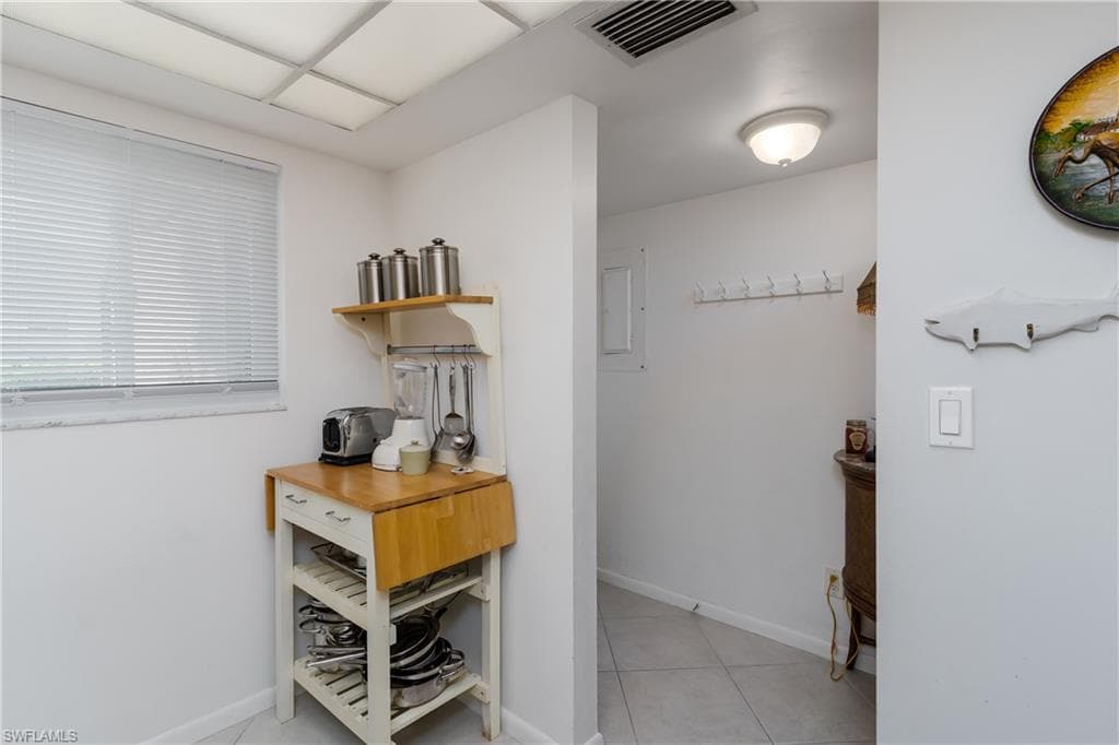 1008 Manatee RD # G104, NAPLES FL 34114-4