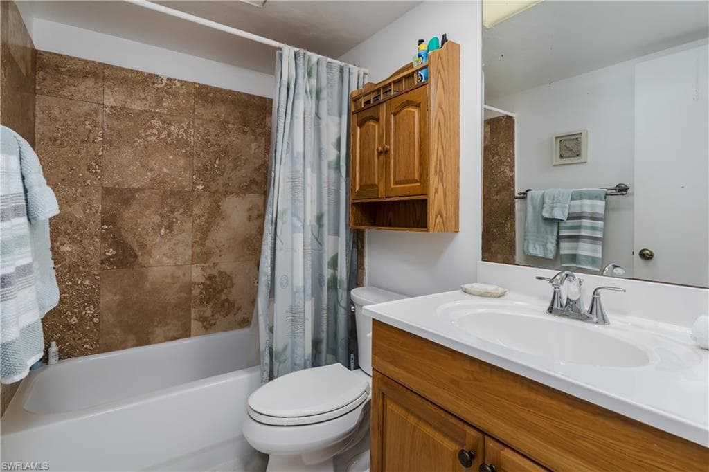 1008 Manatee RD # G104, NAPLES FL 34114-17