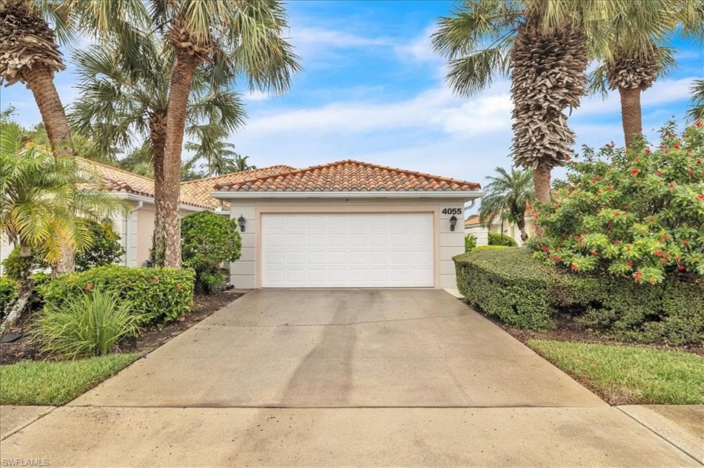 4055 Los Altos CT, NAPLES FL 34109-45