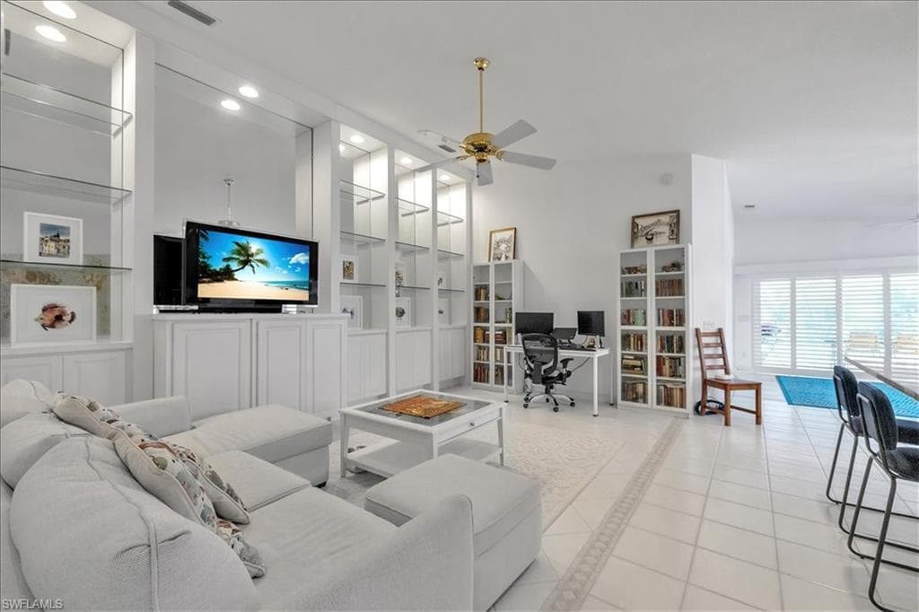 4055 Los Altos CT, NAPLES FL 34109-9