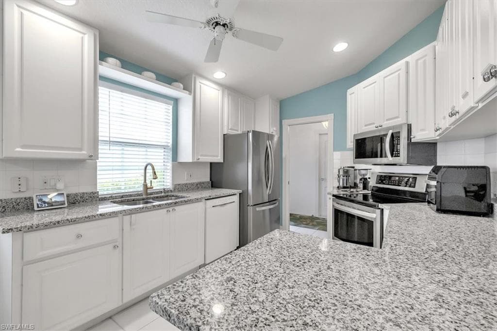 4055 Los Altos CT, NAPLES FL 34109-13