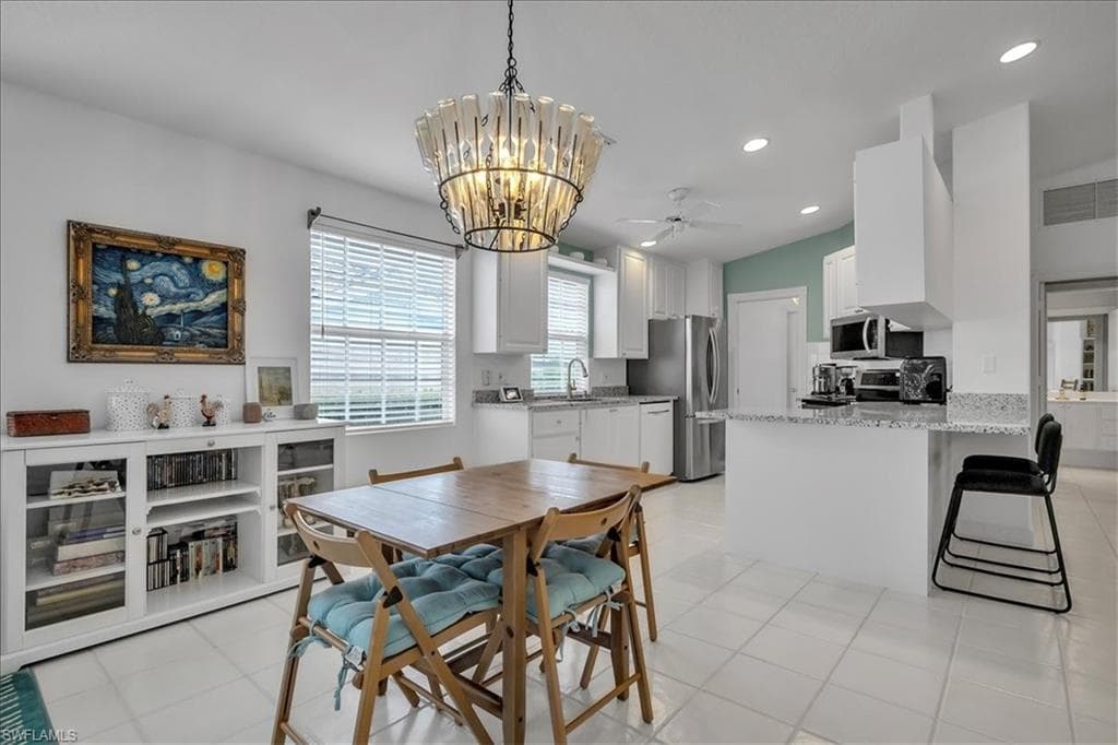 4055 Los Altos CT, NAPLES FL 34109-18