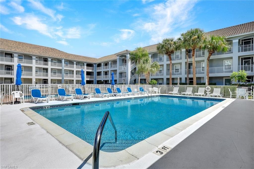 509 Roma CT # 202, NAPLES FL 34110-16