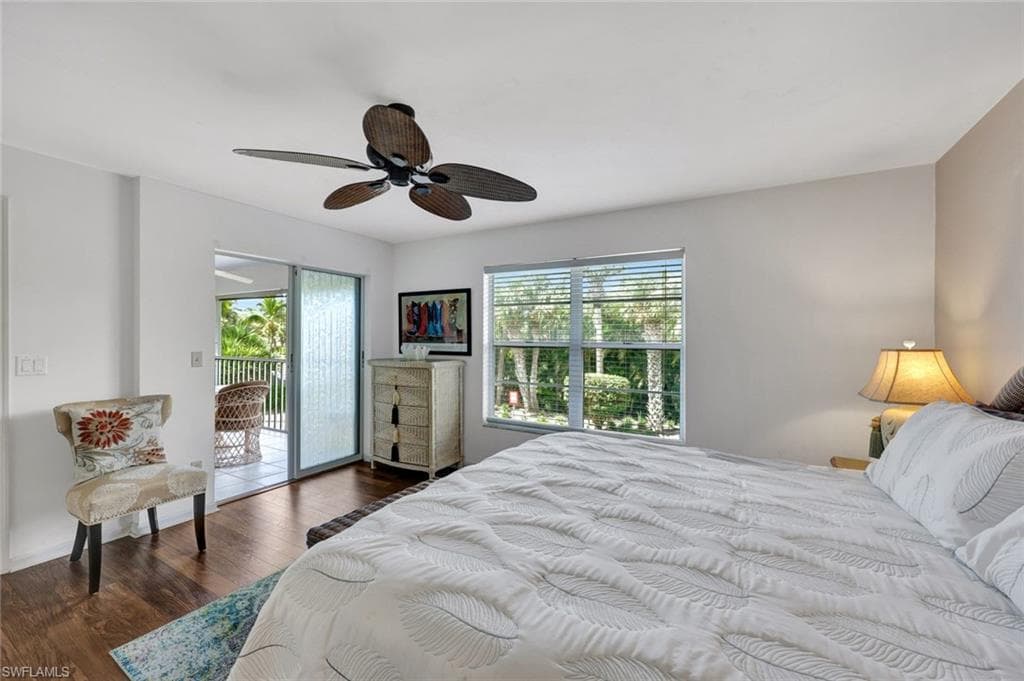 509 Roma CT # 202, NAPLES FL 34110-9